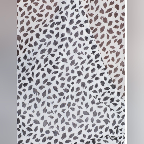 Abercrombie & Fitch Black and White Wrap Blouse - Picture 9 of 12